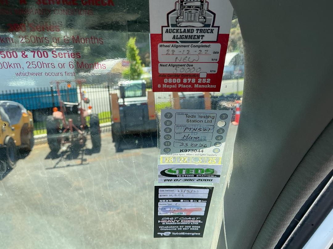 Photo '18' of Hino 300 XZU710R Tipper