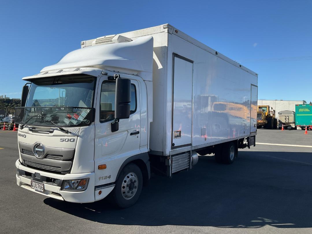 Photo '7' of Hino 500 FC2AG1A-DBAAE Chiller