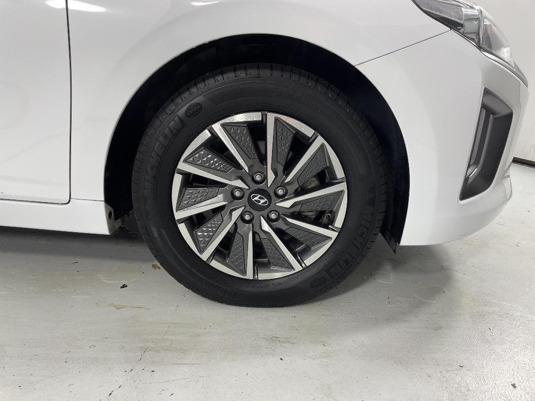 Photo '9' of Hyundai Ioniq