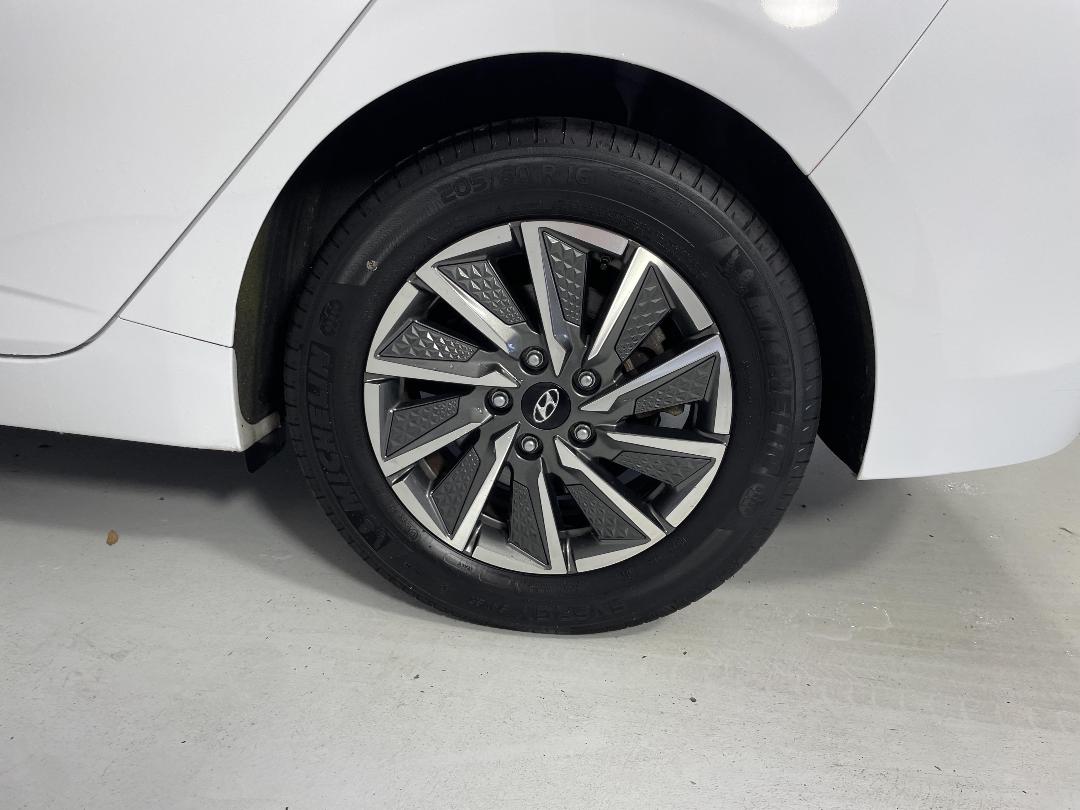 Photo '11' of Hyundai Ioniq