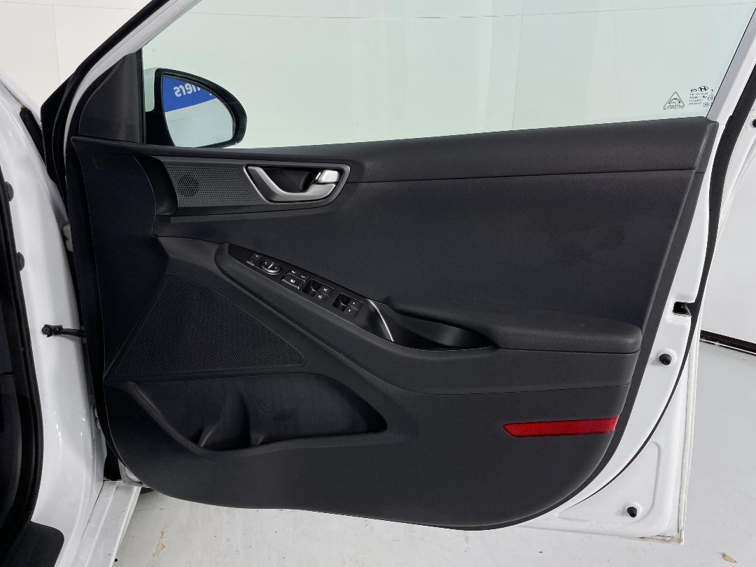 Photo '15' of Hyundai Ioniq