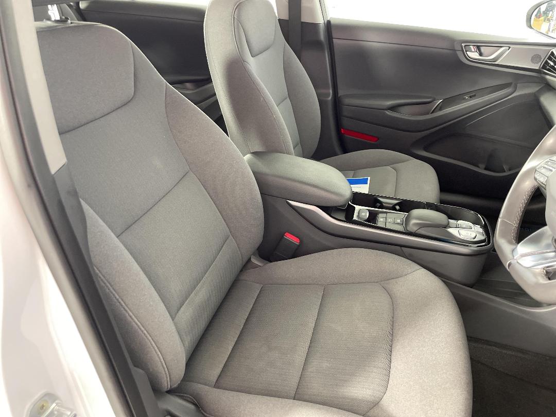 Photo '16' of Hyundai Ioniq