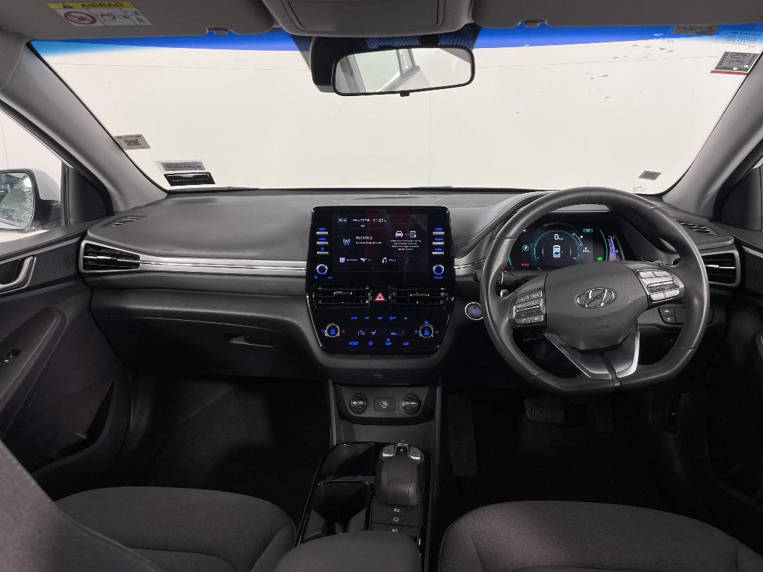 Photo '17' of Hyundai Ioniq