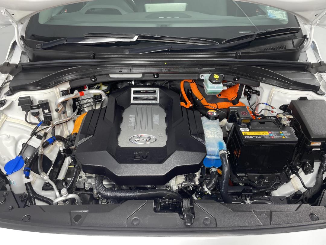 Photo '13' of Hyundai Ioniq