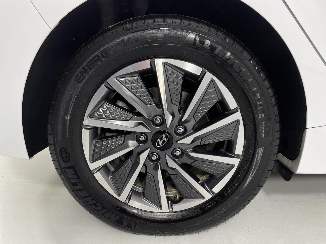 Photo '12' of Hyundai Ioniq