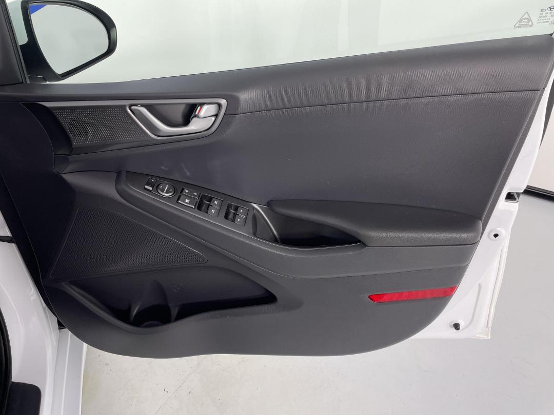 Photo '15' of Hyundai Ioniq