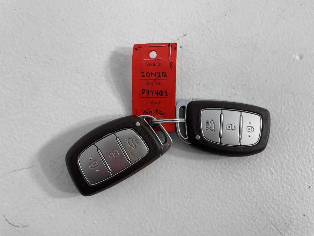 Photo '22' of Hyundai Ioniq