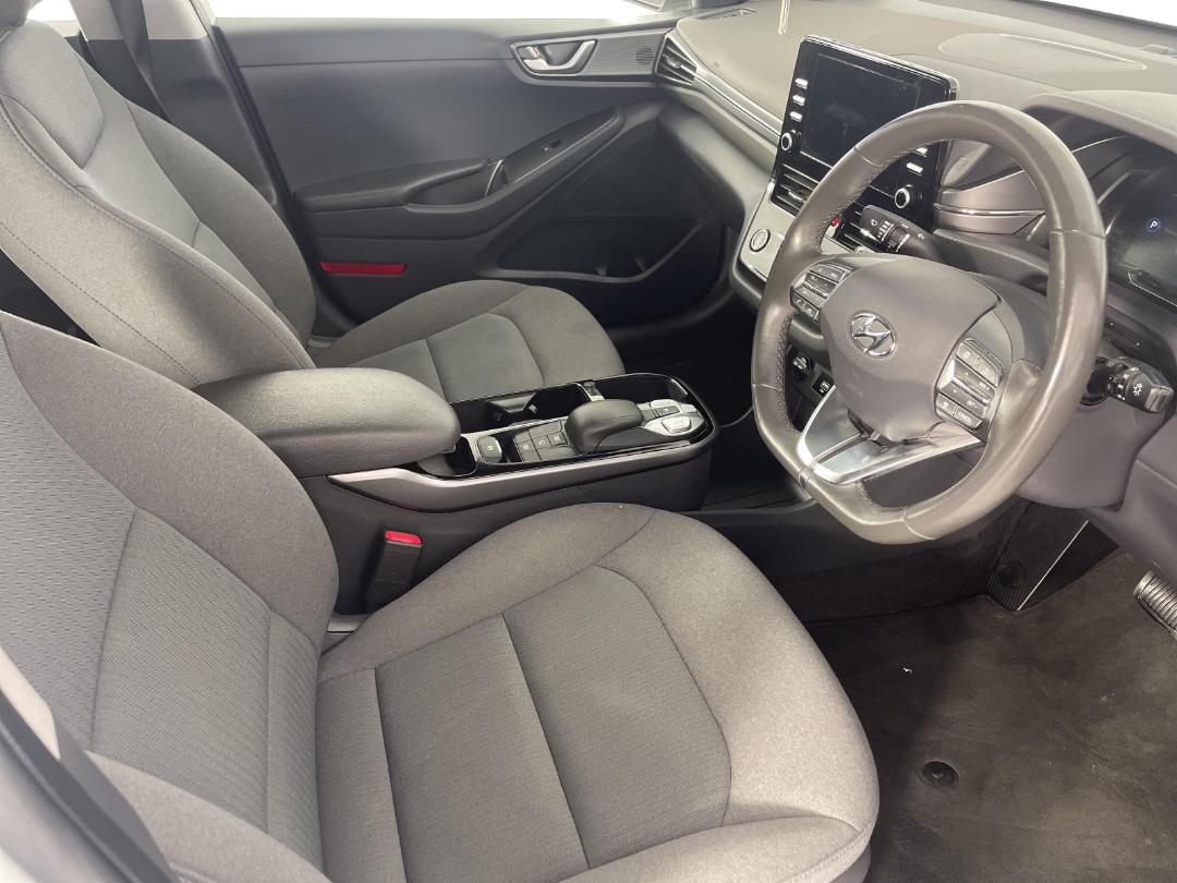 Photo '16' of Hyundai Ioniq