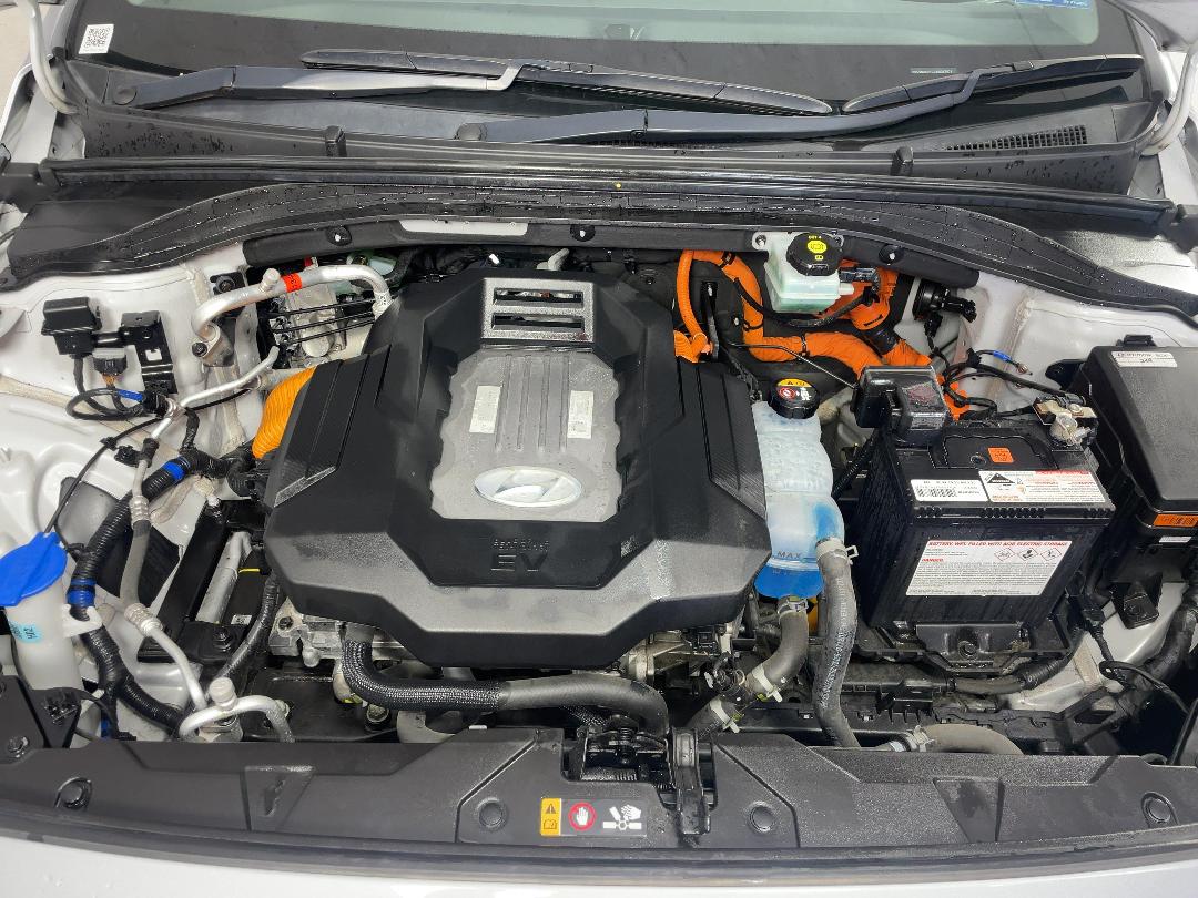 Photo '13' of Hyundai Ioniq