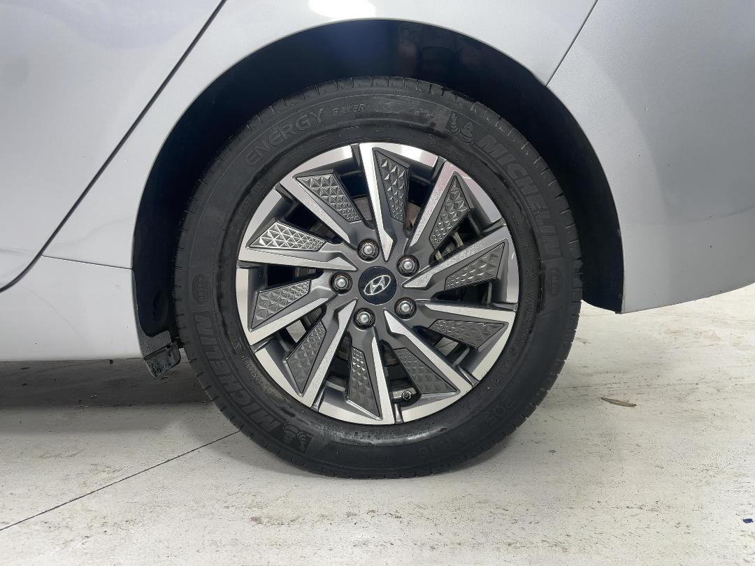 Photo '11' of Hyundai Ioniq