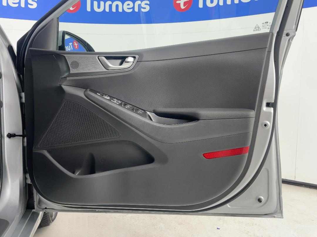 Photo '15' of Hyundai Ioniq