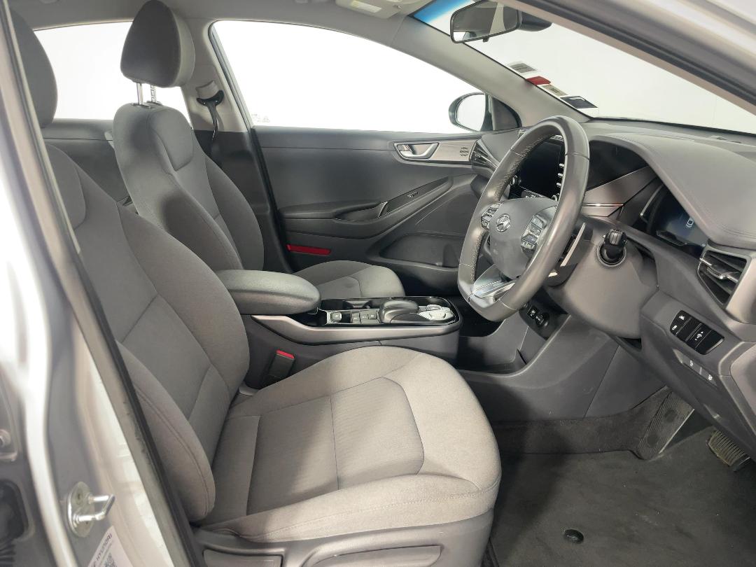 Photo '16' of Hyundai Ioniq