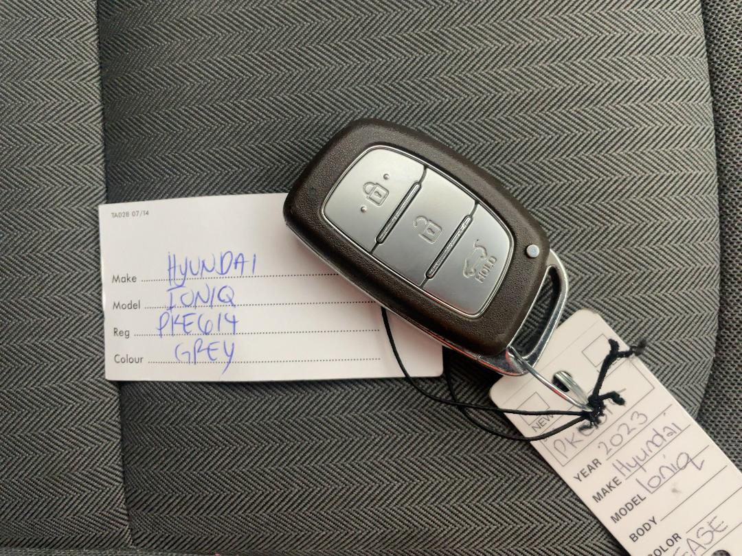 Photo '22' of Hyundai Ioniq