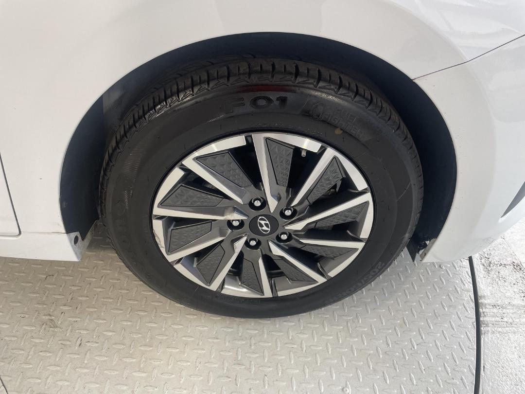 Photo '9' of Hyundai Ioniq Photo '9' of Hyundai Ioniq