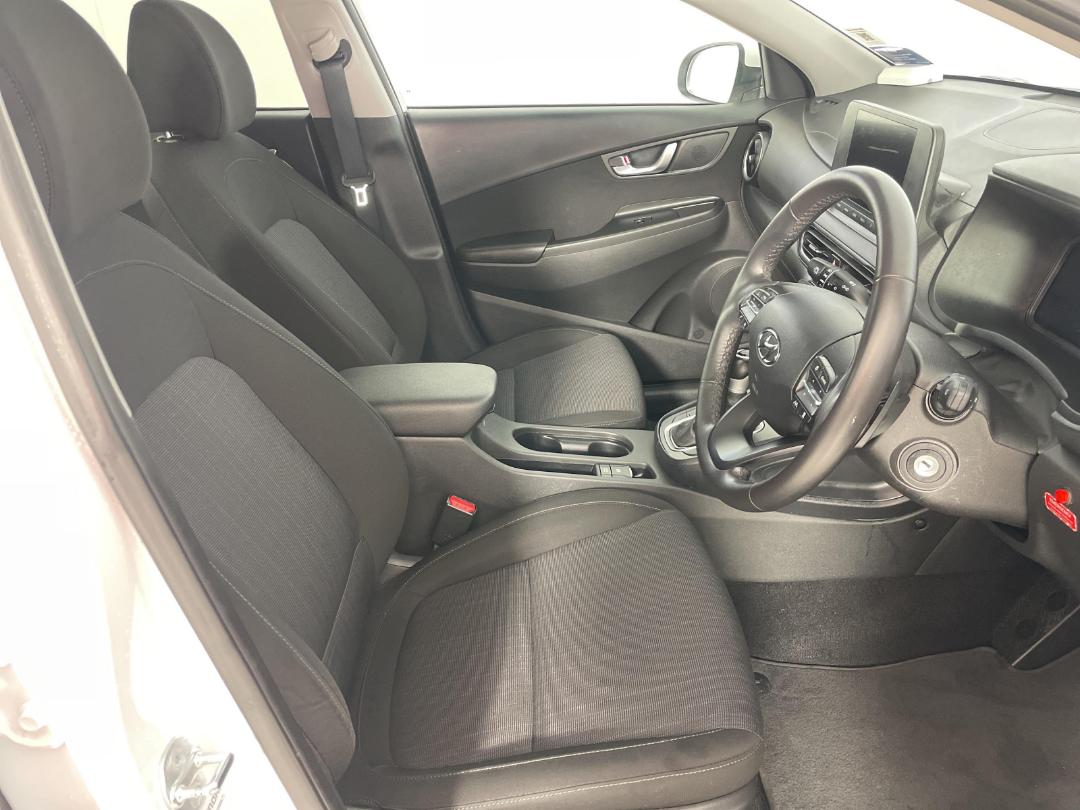 Photo '16' of Hyundai Kona Photo '16' of Hyundai Kona