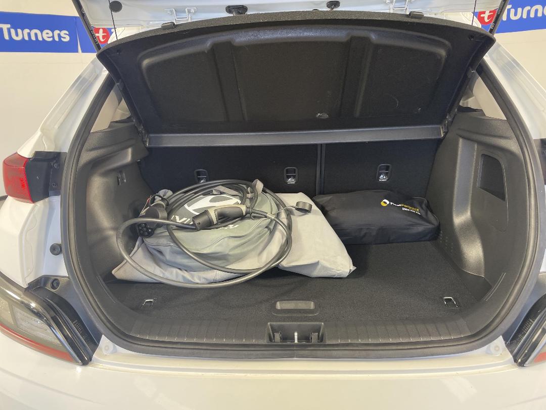 Photo '14' of Hyundai Kona Photo '14' of Hyundai Kona