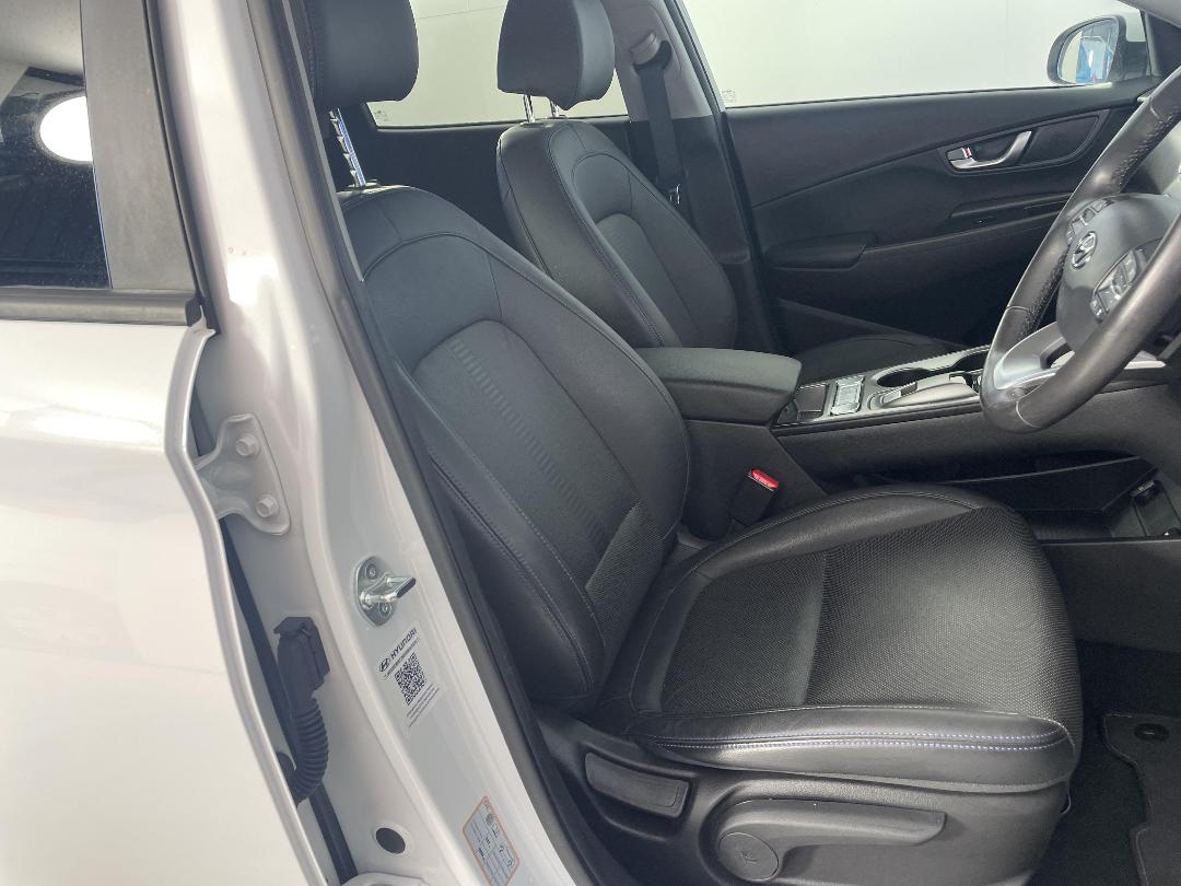 Photo '16' of Hyundai Kona Photo '16' of Hyundai Kona