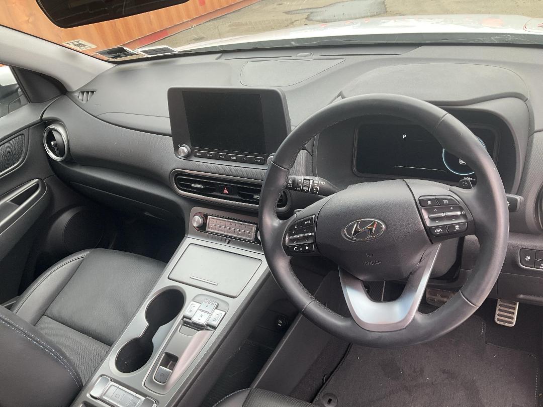 Photo '12' of Hyundai Kona EV Photo '12' of Hyundai Kona EV