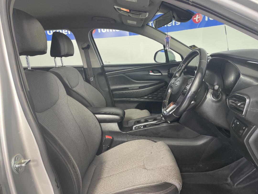 Photo '16' of Hyundai Santa FE