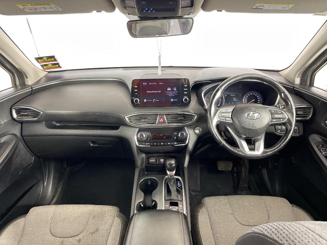 Photo '17' of Hyundai Santa FE