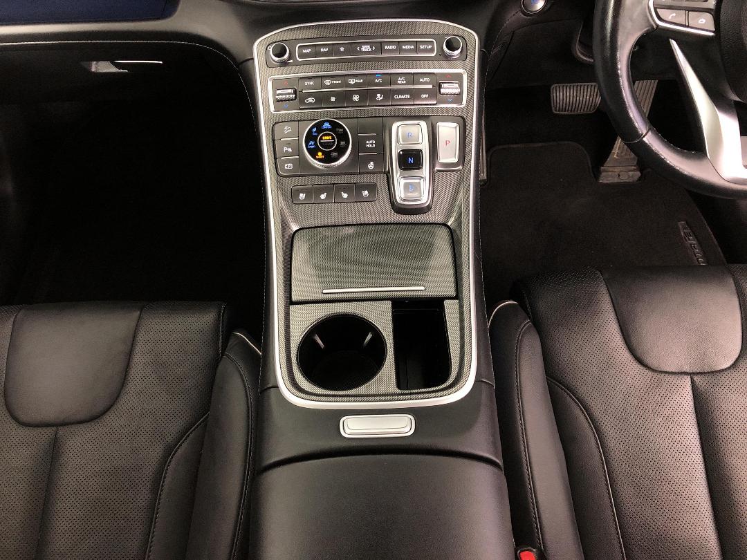 Photo '18' of Hyundai Santa FE