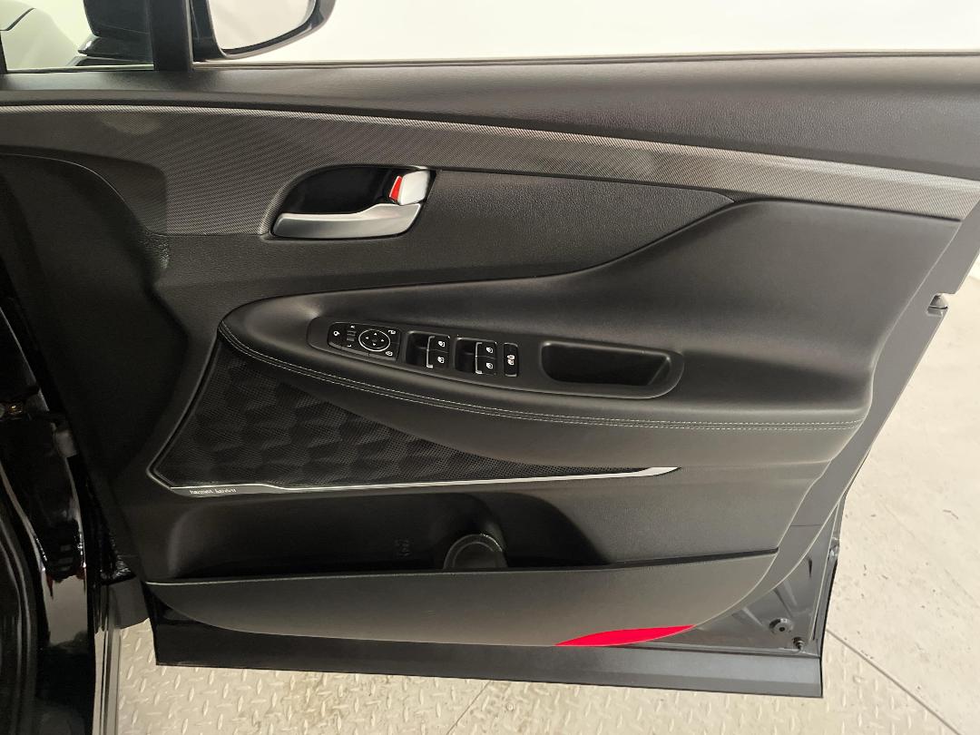 Photo '15' of Hyundai Santa FE Photo '15' of Hyundai Santa FE