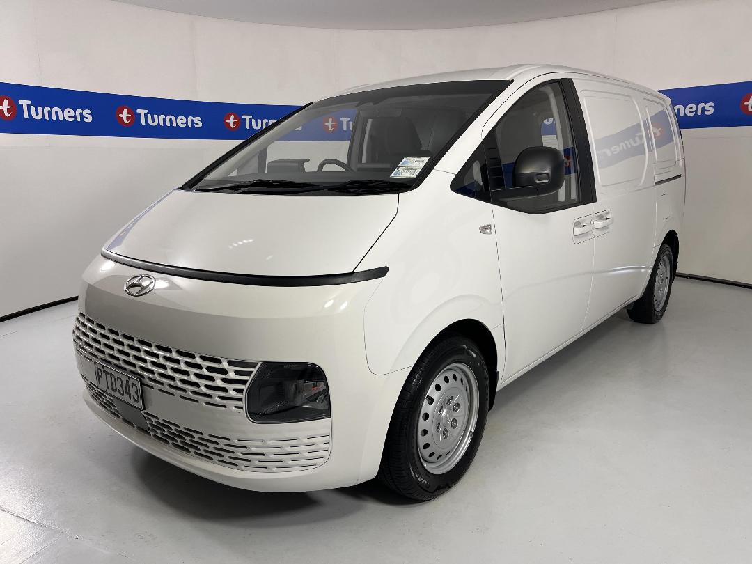 Photo '4' of Hyundai Staria Load