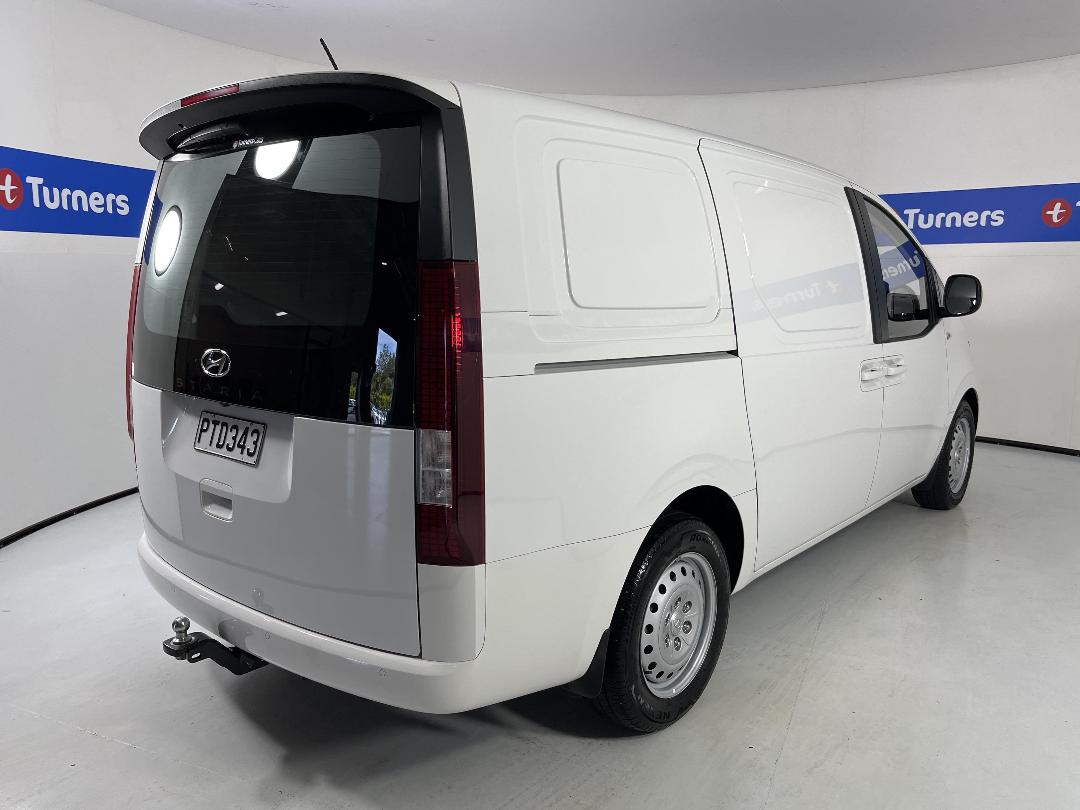 Photo '7' of Hyundai Staria Load