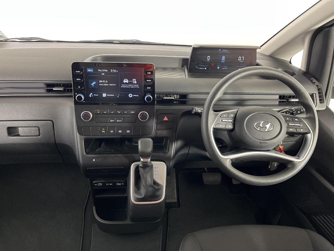 Photo '17' of Hyundai Staria Load