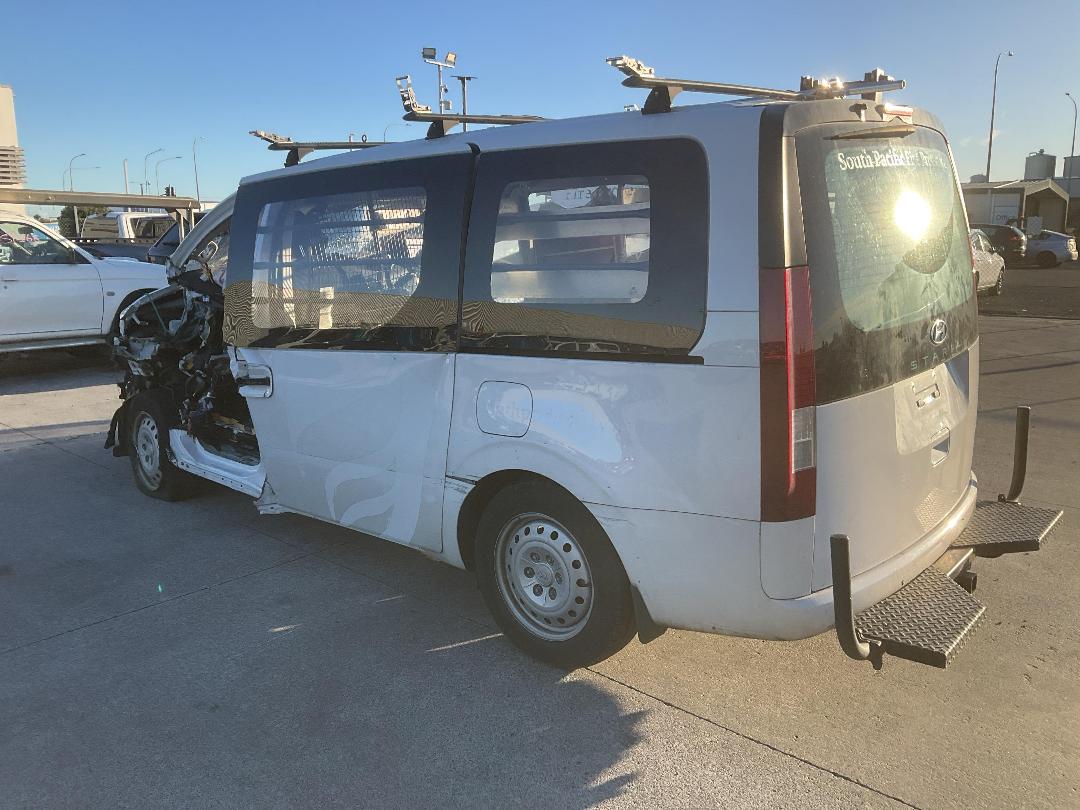 Photo '6' of Hyundai Staria Load