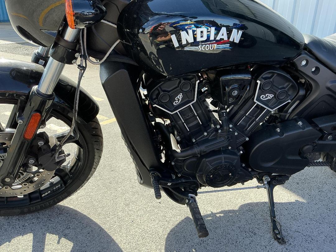 Photo '17' of Indian Scout ROGUE