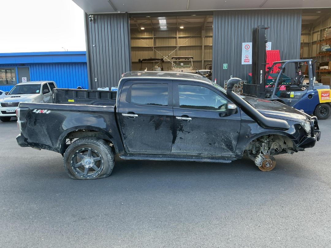 Photo '2' of Isuzu D-MAX LS Double CAB 4WD Photo '2' of Isuzu D-MAX LS Double CAB 4WD