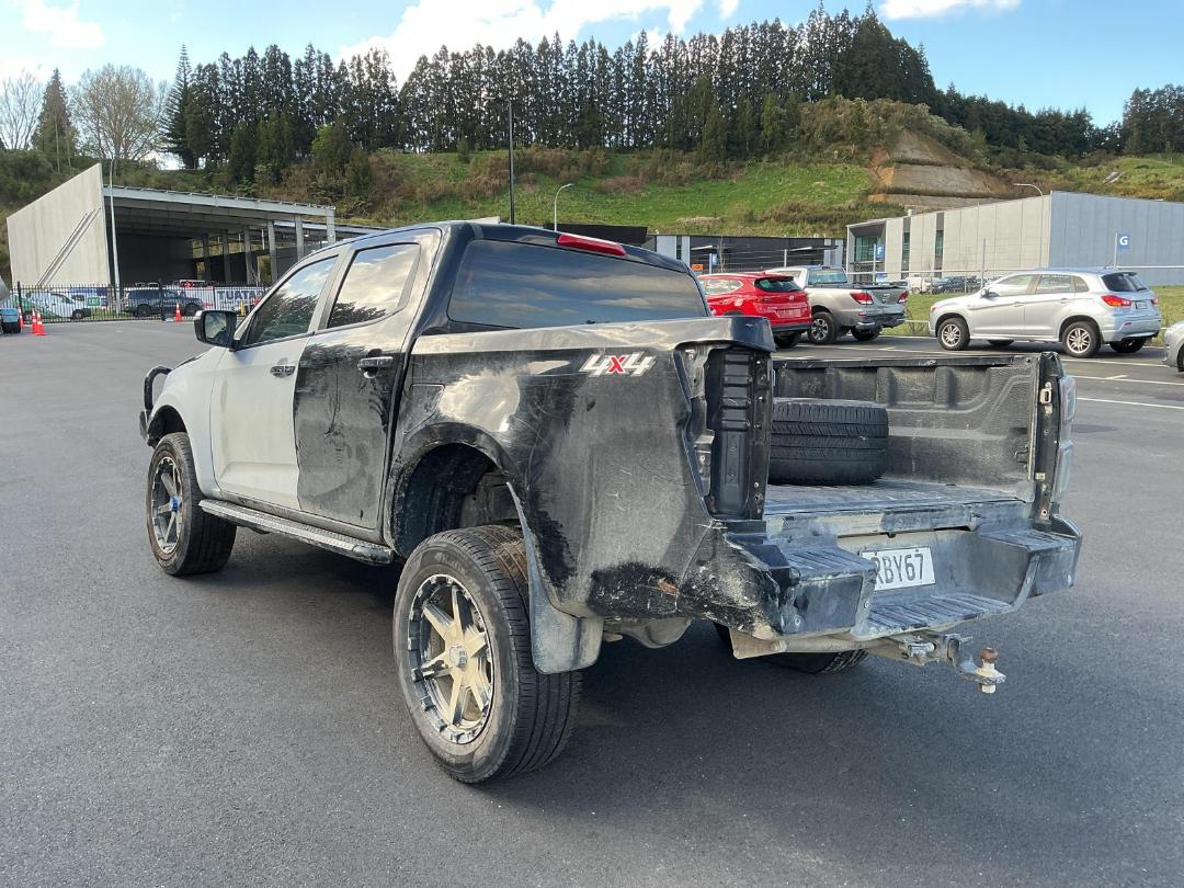 Photo '6' of Isuzu D-MAX LS Double CAB 4WD Photo '6' of Isuzu D-MAX LS Double CAB 4WD