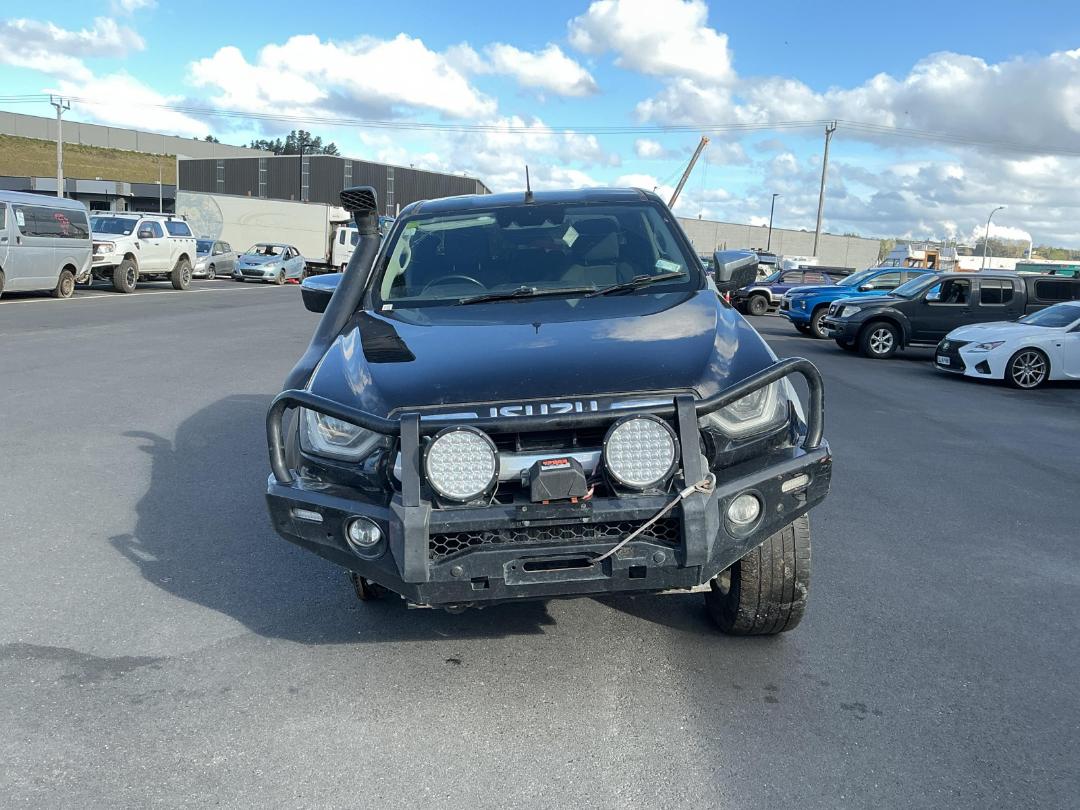 Photo '3' of Isuzu D-MAX LS Double CAB 4WD Photo '3' of Isuzu D-MAX LS Double CAB 4WD