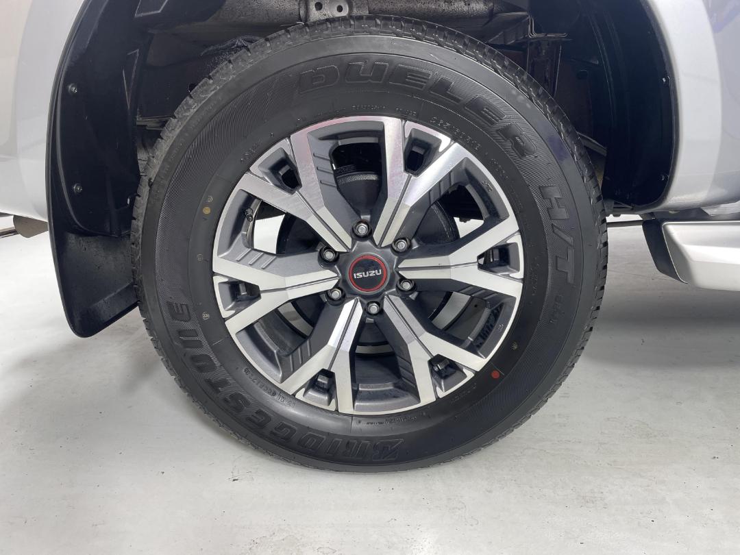 Photo '12' of Isuzu D-MAX