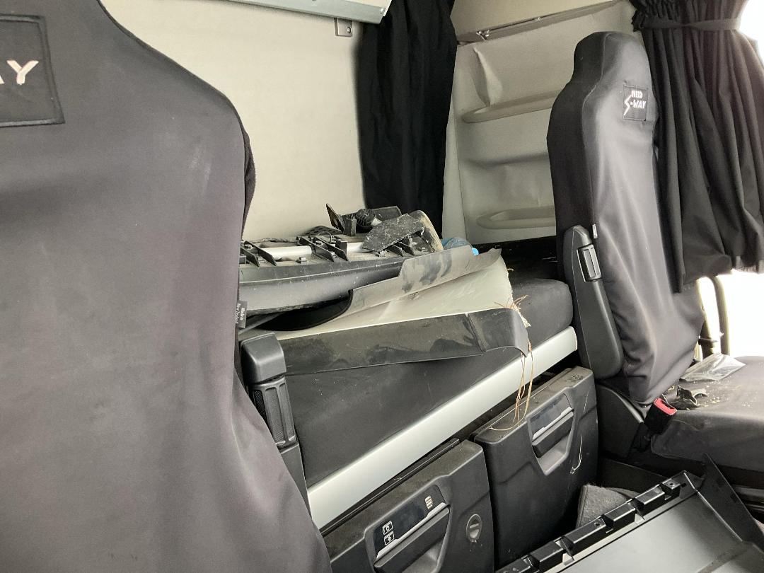 Photo '12' of Iveco S-WAY AS5764 Tractor