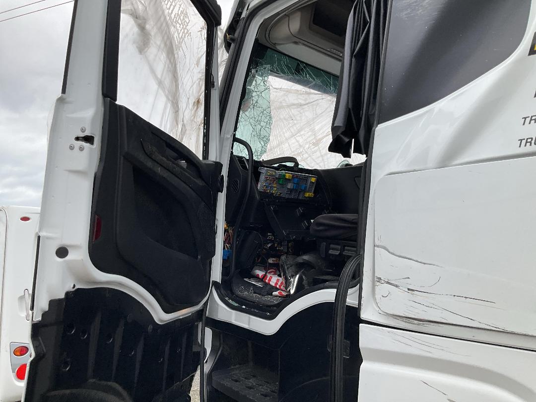 Photo '14' of Iveco S-WAY AS5764 Tractor