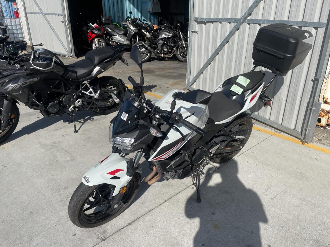 Photo '3' of Kawasaki ER 400DN Photo '3' of Kawasaki ER 400DN