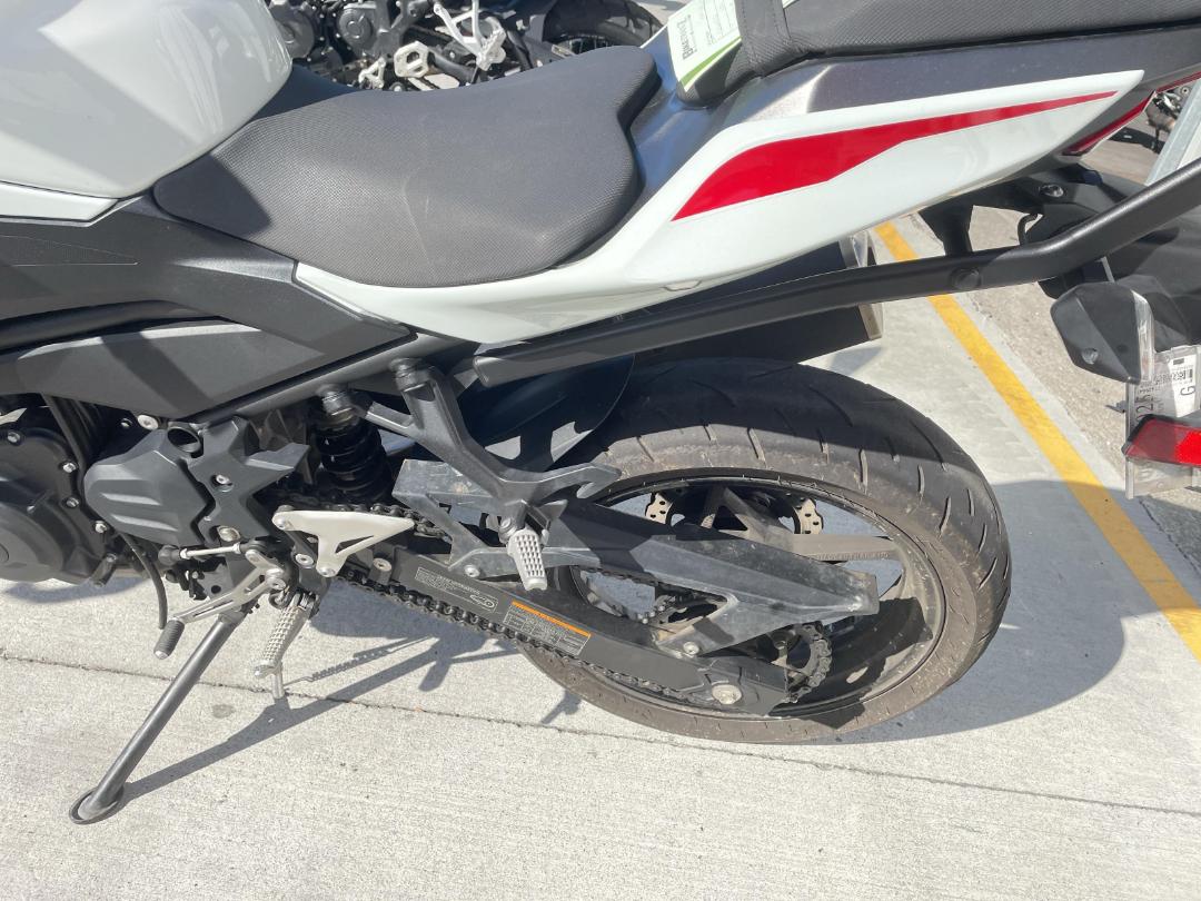 Photo '17' of Kawasaki ER 400DN Photo '17' of Kawasaki ER 400DN