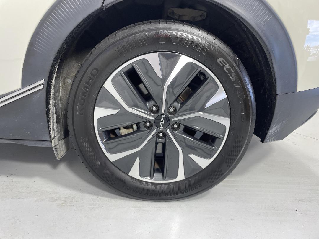 Photo '11' of KIA EV6