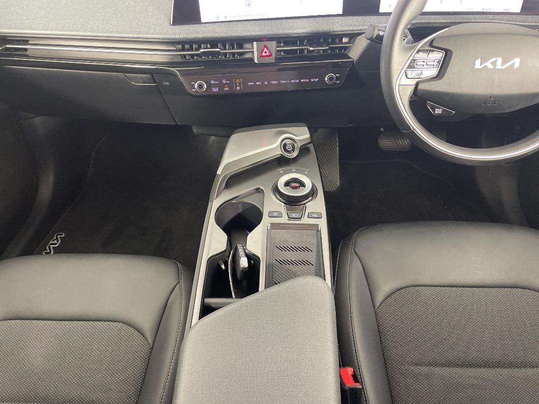 Photo '18' of KIA EV6