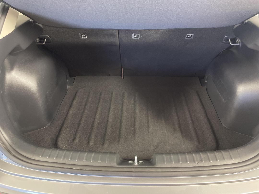 Photo '14' of KIA Niro Photo '14' of KIA Niro