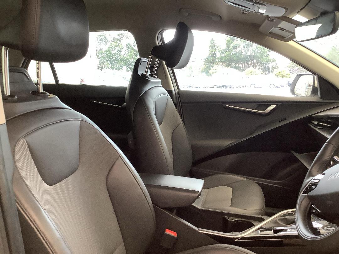 Photo '13' of KIA Niro Earth