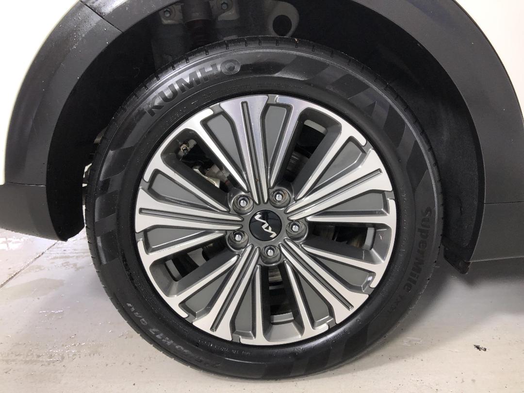 Photo '12' of KIA Niro Plus