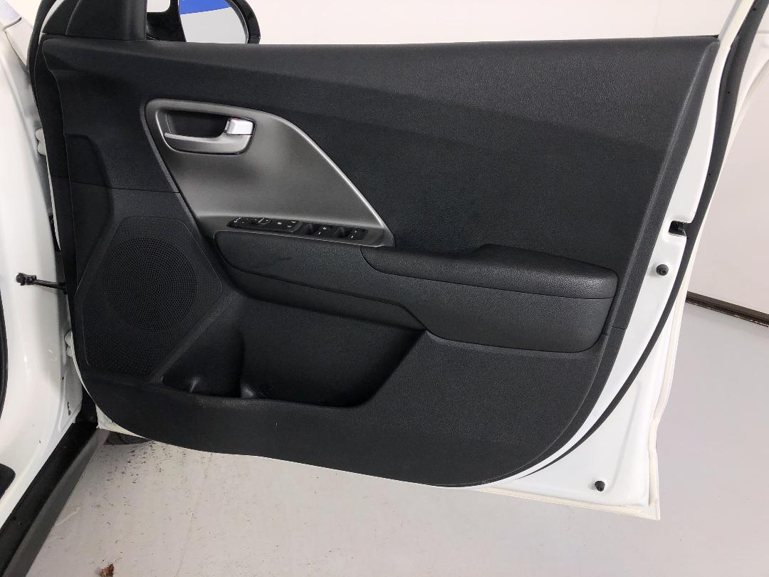 Photo '15' of KIA Niro Plus