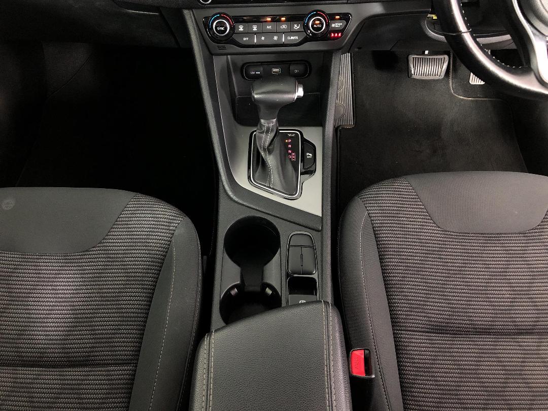 Photo '18' of KIA Niro Plus