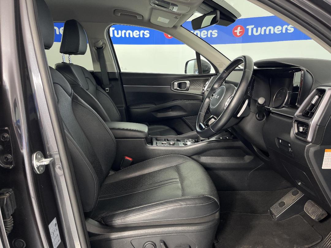 Photo '16' of KIA Sorento