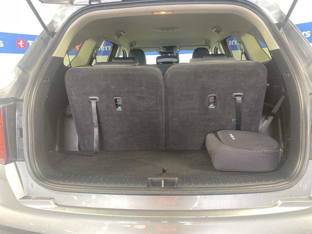 Photo '14' of KIA Sorento Photo '14' of KIA Sorento