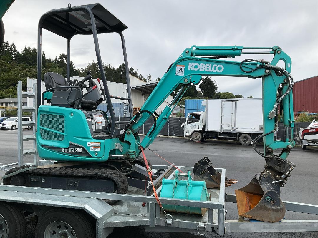 Photo '3' of Kobelco SK17SR ON Trailer Excavator Photo '3' of Kobelco SK17SR ON Trailer Excavator