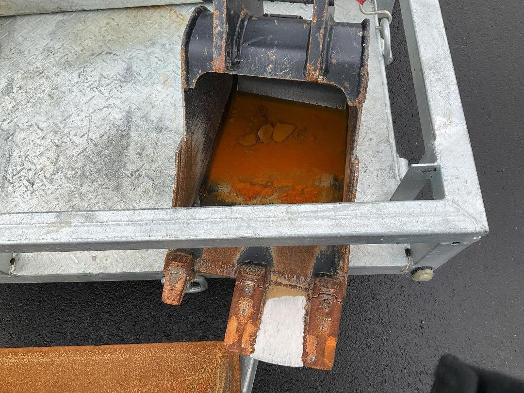 Photo '10' of Kobelco SK17SR ON Trailer Excavator Photo '10' of Kobelco SK17SR ON Trailer Excavator